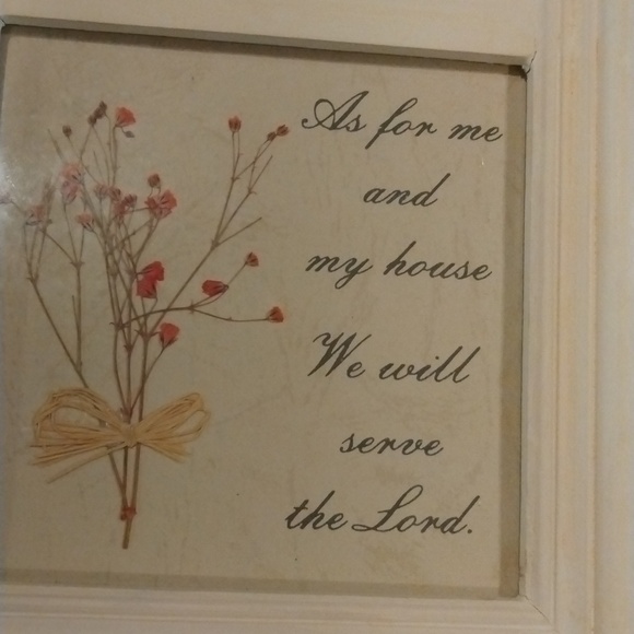 Charming Cream Wall Clock with Heart Details - Picture 4 of 4